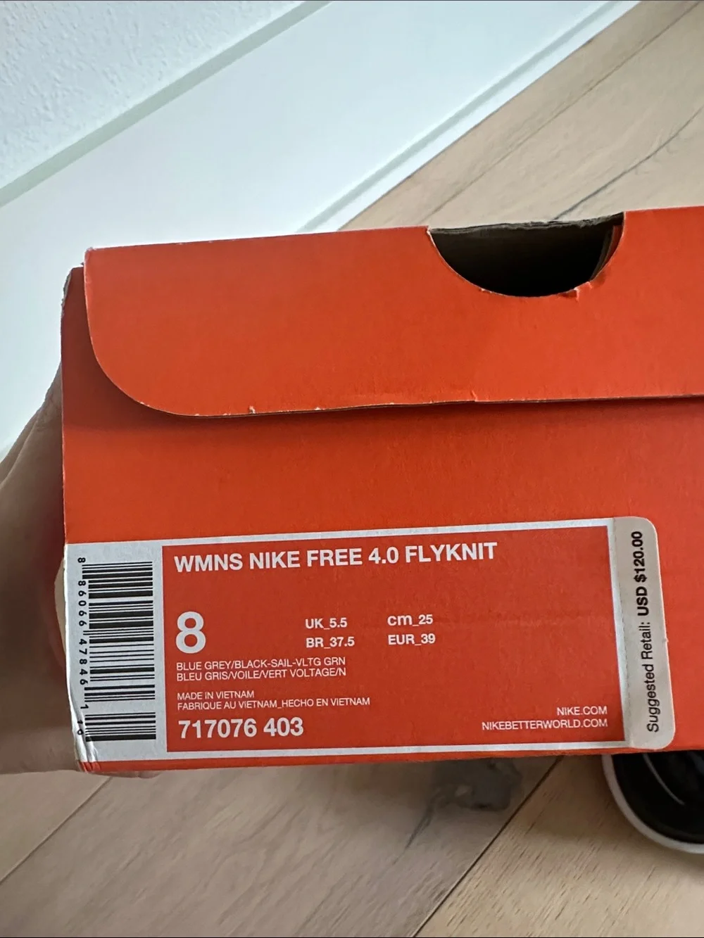 Nike Women's Black and White Athletic Running Shoes Free 4.0 Flyknit